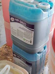 lot 845 image: Lot of (1) Turtle Wax Pro Low pH Tri-Foam Conditioner Bubble Gum Scent Blue HP-960 5-gallon Plastic Jug