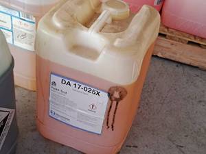 lot 847 image: Diamond Shine Drying Agent DA17-025X 5-gallon Plastic Jug