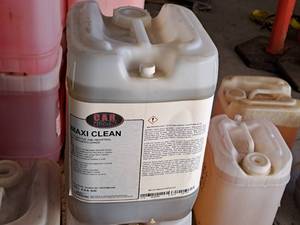 lot 851 image: Lot of (1) C.A.R. Products Maxi-Clean 120 Mult Purpose Heavy Duty Degreaser 5-gallon Plastic Jug
