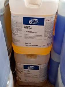 lot 862 image: Lot of (2) Blue Coral Cold Wax Car Wash Drying Agent 3000347 5-gallon Plastic Jug