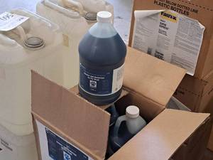 lot 569 image: Lot of (1 Box) DuBois Blendco Systems Cleaner and Deoderizer for Pet Wash 140601 1-gallon Plastic Jug 4-count ( 4 total items )