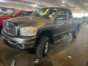 2008 Dodge Ram 2500 SLT Crew Cab Diesel 4x4....66,000 Miles