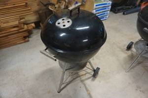 lot 20 image: Weber Charcoal Grill