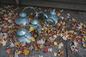 lot 33 image: 4 - Outdoor Metal Yard Hard Wire LampsLights