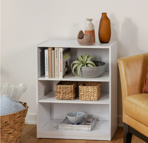 lot 410 image: Mainstays 3-Shelf Bookcase with Adjustable Shelves, White