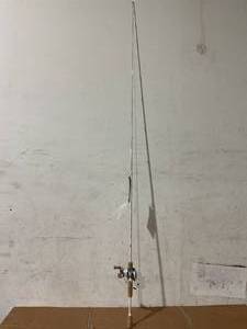 lot 26 image: Realtree Baitcast Pro IM7 Graphite 7ft Medium Heavy Baitcast Combo