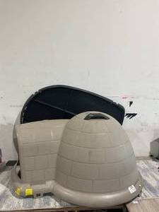 lot 98 image: Petmate Indigo Dog House (Igloo Dog House, Made in USA with 90% Recycled Materials