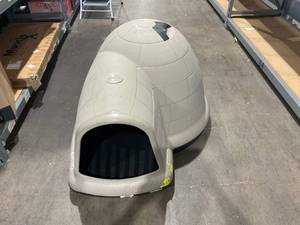 lot 100 image: Petmate Indigo Dog House (Igloo Dog House, Made in USA with 90% Recycled Materials