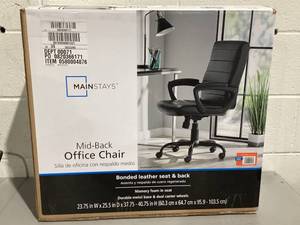 lot 425 image: Mainstays Bonded Leather Mid-Back Managers Office Chair, Black