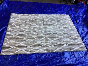 lot 501 image: Mainstays Diamond Stripe 82 x 60. Area Rug Earth ToneWhite