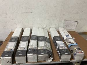 lot 487 image: LOT OF 6 Better Homes & Gardens Blinds