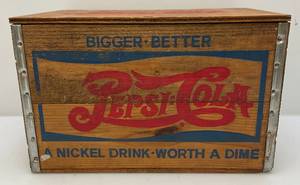 lot 38 image: Vintage PEPSI Wooden Crate
