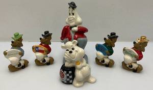 lot 160 image: Vintage Collectible WADE Figurines