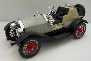 lot 175 image: Vintage Jim Beam Grey Car Decanter (Empty)