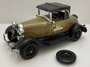 lot 182 image: Vintage Jim Beam  Tan Car Decanter (Empty)