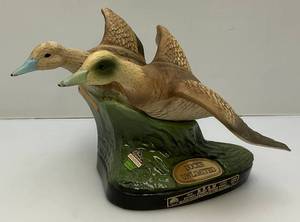 lot 195 image: Vintage Jim Beam Ducks Unlimited  Grean-Winged  Teal Decanter (Empty)
