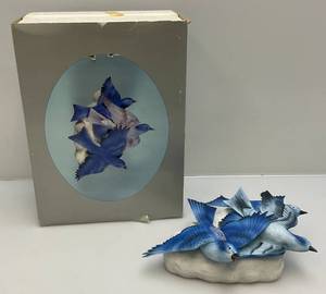lot 227 image: Sky Country Mountain Bluebirds Decanter (Empty)
