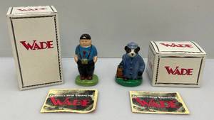 lot 240 image: WADE Traveling Badger & I Love NY Ceramic Figurines (NIB)
