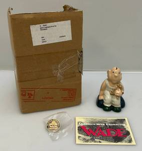 lot 246 image: 199798 WADE Club Piece Baby Boy With Bear