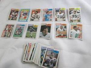 lot 6 image: 1987 Topps Football  Cards...