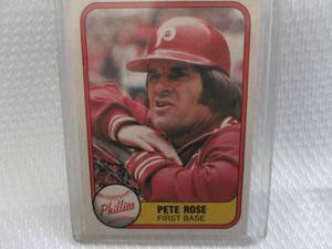 lot 139 image: 1981 Fleer Pete Rose Card...