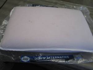 lot 268 image: Sealy Cooling Gel Memory Foam Pillo...
