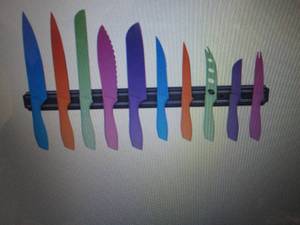 lot 285 image: Chef Buddy 10-Piece Knife Set open ...