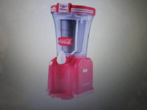 lot 302 image: Nostalgia 32-Oz. Retro Slush Drink ...