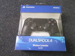 lot 345 image: Sony PlayStation 4 DualShock Wirele...