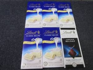 lot 370 image: 5- 4.4 oz Lindts Classic White Cho...