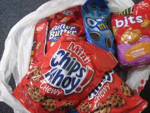 lot 407 image: 12 pks Assorted Snacks...