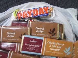 lot 411 image: 12 Assorted Chocolate Bars...