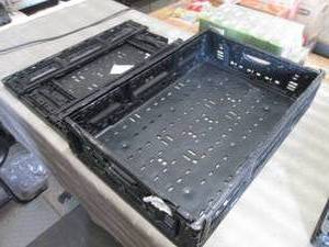 lot 458 image: 2 Plastic Folding Crates 22.5x15.5 ...