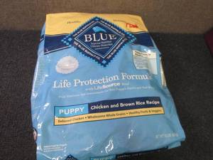 lot 498 image: 15 lb Blue Chicken & Brown Rice Rec...