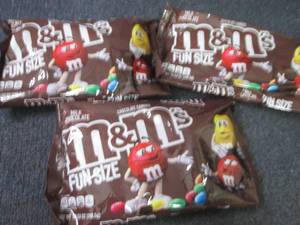 lot 517 image: 3- 10.53 oz M&Ms Fun Size...