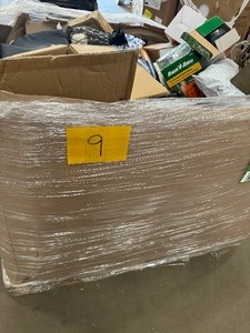 Gaylord  with Assorted indooroudoor item various models and conditions customer returns