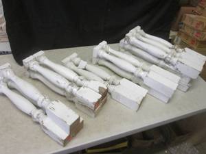 (A-1) 22 Assorted Vintage Wood Balu...