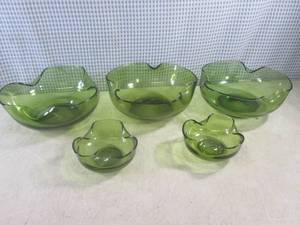 (BSB) Vintage Green Glass Serving B...