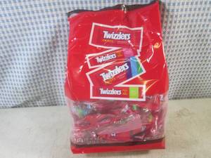 (B-3) 2 Pound 4.55 Ounce Bag of Twi...