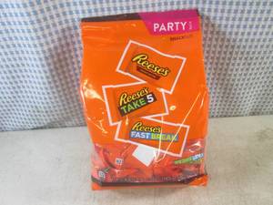 (B-3) Party Pack Bag of Reeses Asso...