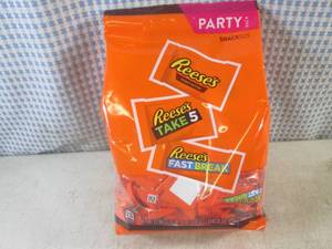 (B-3) Party Pack Bag of Reeses Asso...