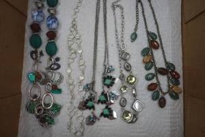 lot 168 image: Vintage Necklace and Choker Lot