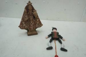 lot 175 image: Vintage Collectable Figurines