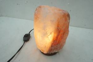 lot 185 image: Himalayan Salt Lamp