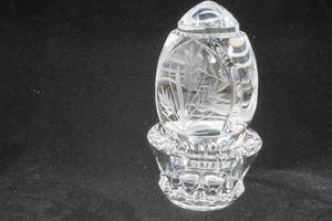 lot 192 image: Crystal Egg and Base