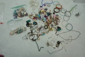 lot 198 image: Variety Costume Jewelry