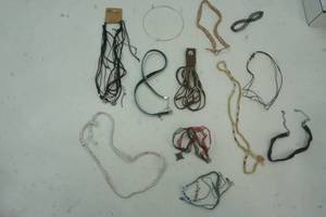 lot 201 image: Necklace and Choker Lot