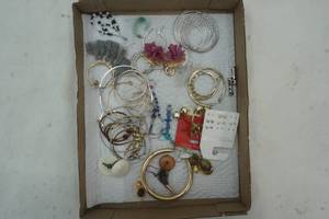 lot 202 image: Earrings and Bracelet Lot