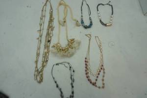lot 205 image: Necklace Lot