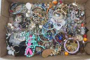 lot 206 image: Large Variety Jewelry Lot